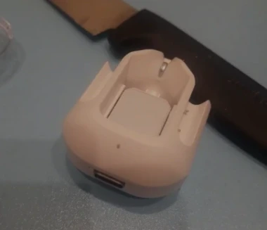 Image showing pinhole in the earbuds